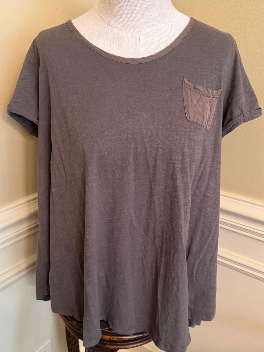 Vizio Women's Scoop Neck Relaxed Pocket Tee Laced Closure Detail at Back